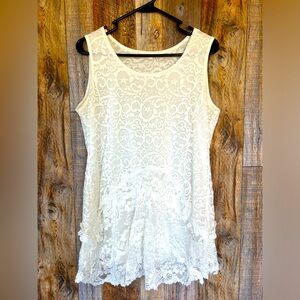 SIMPLY COUTURE Laced Smocked Tank. Sz XL.